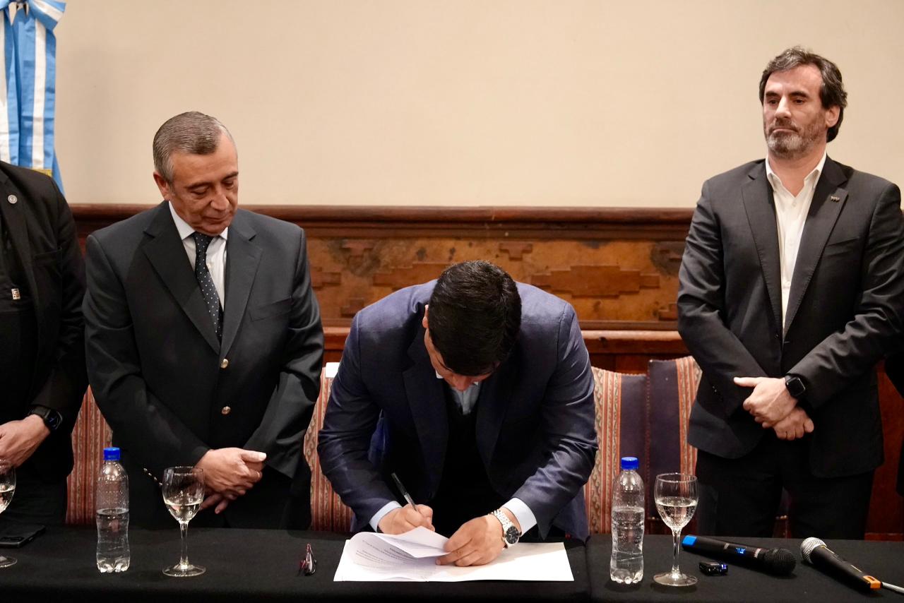 Vidal: “Dimos un paso que marca una nueva etapa de trabajo y producción para Santa Cruz”